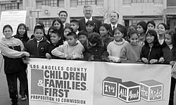 LAUSD School Board President Jose Huizar, Mayor James Hahn, Councilman Ed Reyes, and children of the Westlake neighborhood announce the signing of NSBNʼs Westlake/Gratts MOU.
